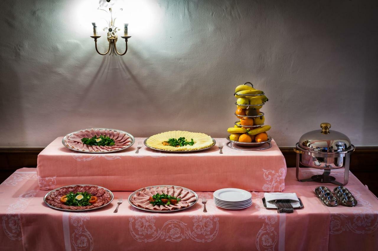 Residenze Dell'Angelo Hotel โลการ์โน ภายนอก รูปภาพ
