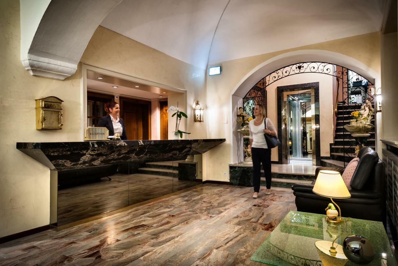 Residenze Dell'Angelo Hotel โลการ์โน ภายนอก รูปภาพ