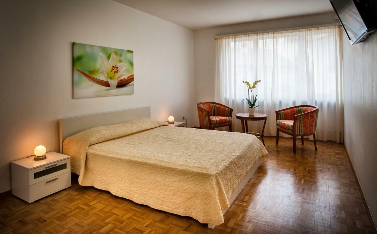 Residenze Dell'Angelo Hotel โลการ์โน ภายนอก รูปภาพ
