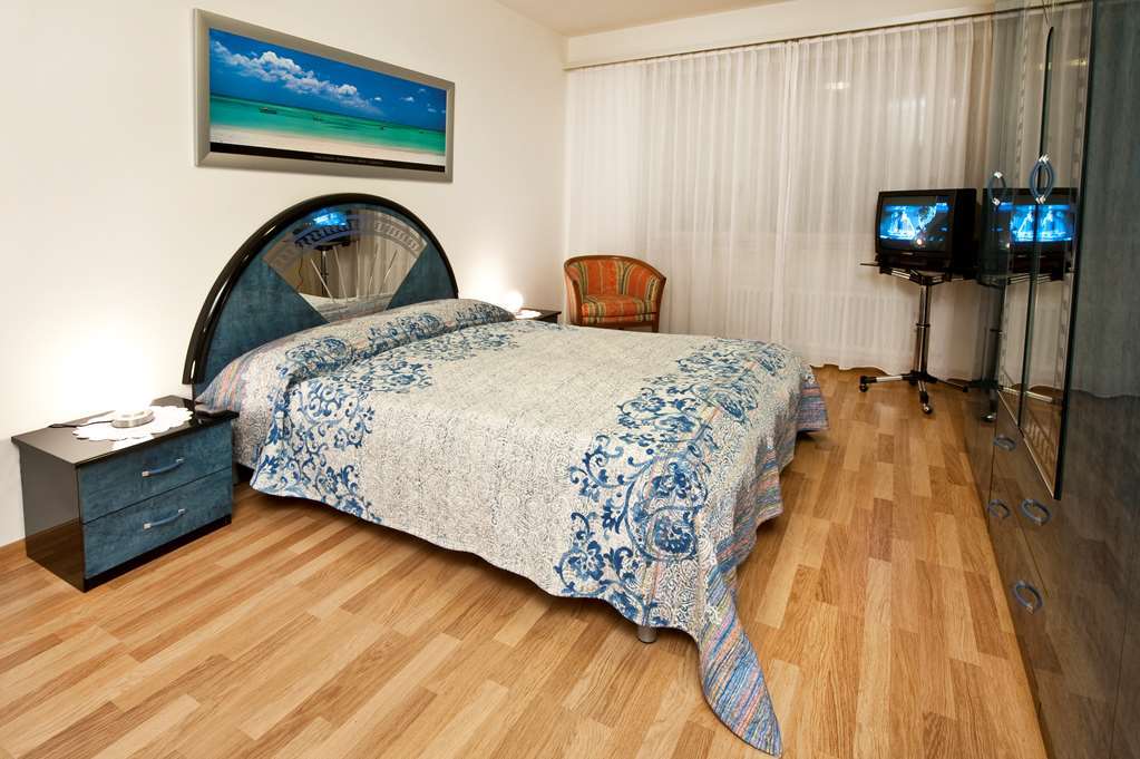 Residenze Dell'Angelo Hotel โลการ์โน ห้อง รูปภาพ